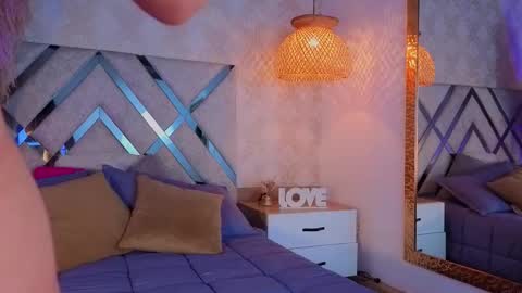 shimmer_lure online show from February 2026 07:09:02 PM