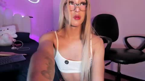 Snapshot of shine_lennox chatting on July 2026 10:12:01 PM Sharon Lennox online show from July 2026 10:12:01 PM