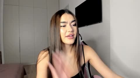 Shineel online show from March 2026 02:35:02 PM