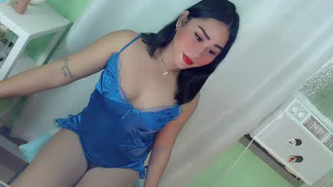 Snapshot of shiningkimmyrotme chatting on July 2026 04:59:02 AM Hot Jessie online show from July 2026 04:59:02 AM