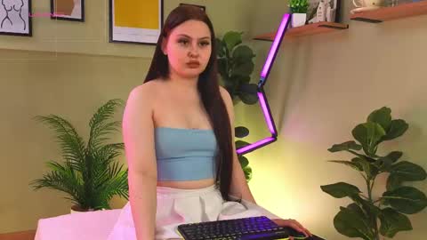 Snapshot of shininglexi chatting on May 2026 07:57:02 AM shininglexi online show from May 2026 07:57:02 AM