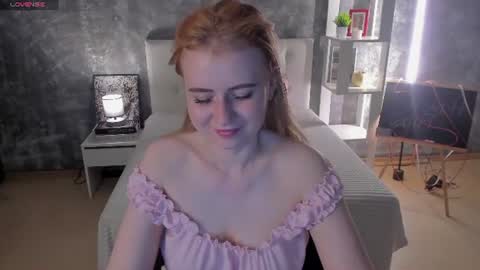 Snapshot of shiny_lisss chatting on June 2026 02:03:01 AM Lisa online show from June 2026 02:03:01 AM