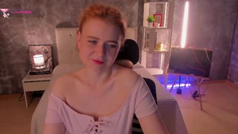 Snapshot of shiny_lisss chatting on June 2026 01:39:01 AM Lisa online show from June 2026 01:39:01 AM