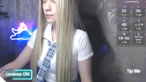Snapshot of shiny_victoria chatting on June 2026 08:27:02 AM Victoria online show from June 2026 08:27:02 AM