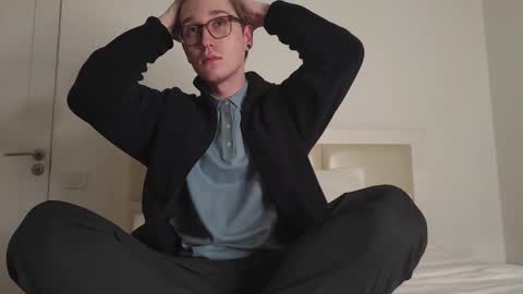 Snapshot of shirizo chatting on March 2026 09:39:02 PM Matthew online show from March 2026 09:39:02 PM