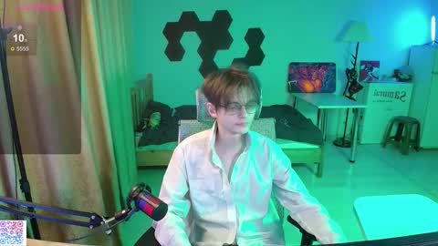 shiromy_ online show from January 2026 06:34:02 PM