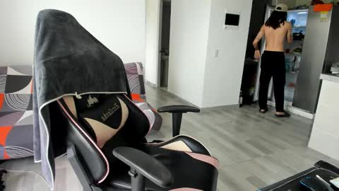 -- online show from October 2025 02:38:01 PM