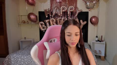  kendal  online show from February 2025 01:43:01 PM