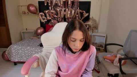  kendal  online show from February 2025 07:49:01 PM