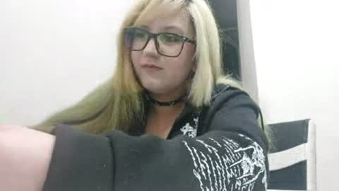 Snapshot of shondrapisani chatting on June 2026 09:15:02 PM shondrapisani online show from June 2026 09:15:02 PM