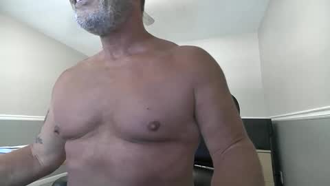 Snapshot of shooter0069 chatting on May 2026 03:09:02 PM Getting mine online show from May 2026 03:09:02 PM