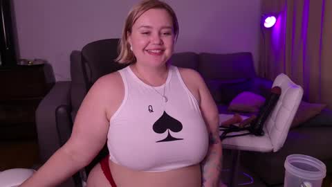 Snapshot of showmebbw chatting on February 2025 03:47:01 PM Mimi online show from February 2025 03:47:01 PM