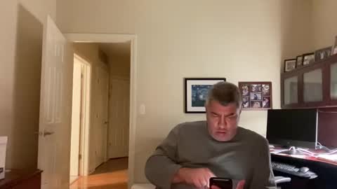 Chicago Guy online show from January 2025 06:11:02 AM