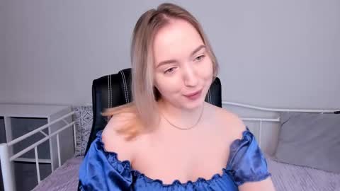 Snapshot of shy_annacutie chatting on March 2025 06:32:01 AM Anna online show from March 2025 06:32:01 AM