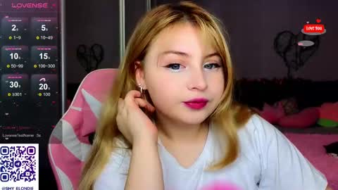 Snapshot of shy_blondiee chatting on February 2025 11:59:02 PM Molly online show from February 2025 11:59:02 PM