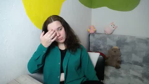 Snapshot of shy_lil chatting on November 2025 02:29:01 PM shy_lil online show from November 2025 02:29:01 PM