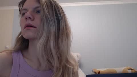 Snapshot of shy_moony chatting on June 2026 06:14:01 PM just Alex online show from June 2026 06:14:01 PM