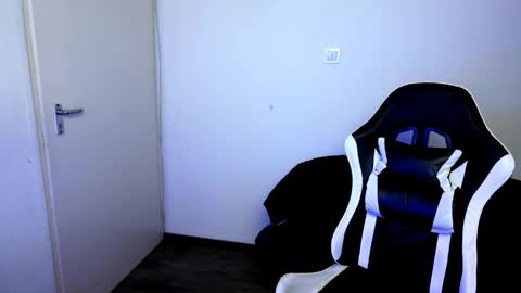 shy_nerd_babyy online show from March 2026 08:26:33 AM