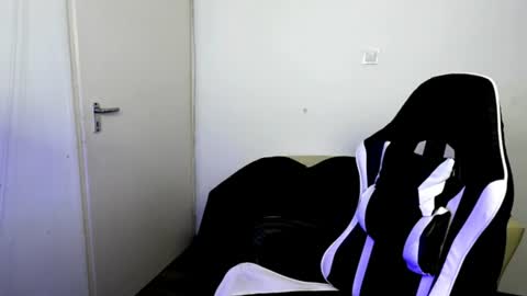 Snapshot of shy_nerd_babyy chatting on June 2026 10:27:01 AM shy_nerd_babyy online show from June 2026 10:27:01 AM
