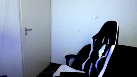 Snapshot of shy_nerd_babyy chatting on July 2026 03:32:01 PM shy_nerd_babyy online show from July 2026 03:32:01 PM