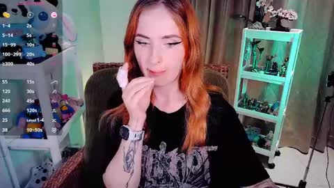 Snapshot of shyfoxxxy chatting on May 2026 10:08:02 AM Effie online show from May 2026 10:08:02 AM
