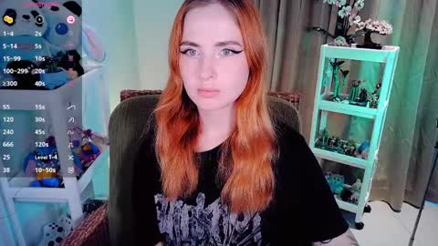 Snapshot of shyfoxxxy chatting on May 2026 06:31:02 AM Effie online show from May 2026 06:31:02 AM
