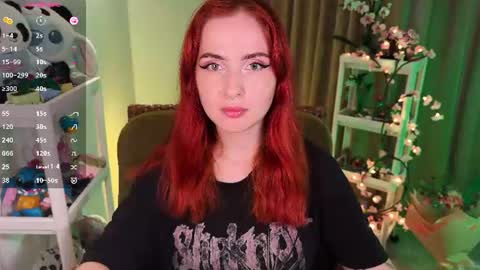 Snapshot of shyfoxxxy chatting on June 2026 09:41:02 AM Effie online show from June 2026 09:41:02 AM