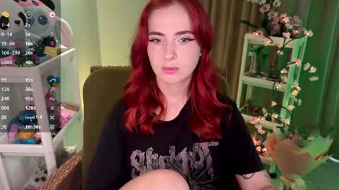 Snapshot of shyfoxxxy chatting on June 2026 08:16:01 AM Effie online show from June 2026 08:16:01 AM