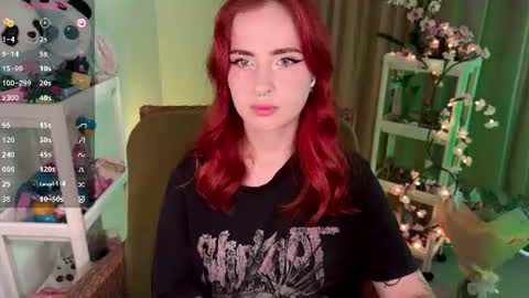 Snapshot of shyfoxxxy chatting on June 2026 05:53:02 AM Effie online show from June 2026 05:53:02 AM