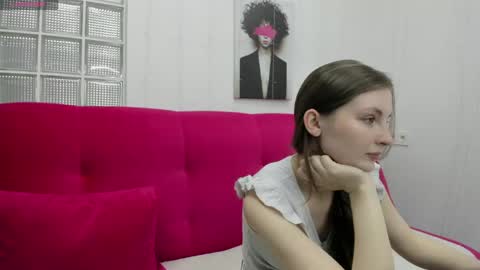 Snapshot of shyly_lisa chatting on June 2026 01:30:01 AM shyly_lisa online show from June 2026 01:30:01 AM