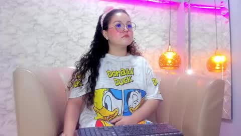 Shyly online show from September 2025 05:23:02 AM