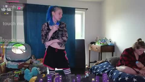 Hippie online show from April 2026 05:41:02 PM