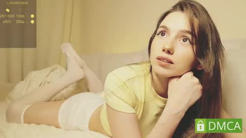 Snapshot of shypeachmaru chatting on April 2026 11:57:02 PM Mary online show from April 2026 11:57:02 PM