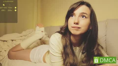 Snapshot of shypeachmaru chatting on April 2026 09:05:01 PM Mary online show from April 2026 09:05:01 PM
