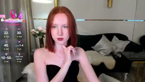Snapshot of sia_hart chatting on June 2026 07:27:02 PM Sia online show from June 2026 07:27:02 PM