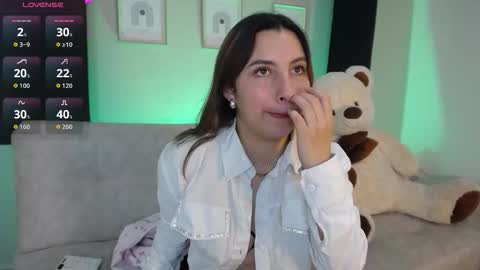 Sia online show from November 2025 09:58:01 PM