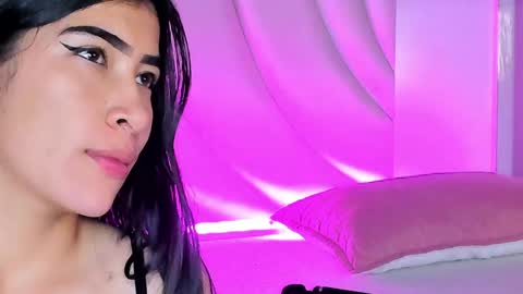 Snapshot of siara_lewis_ chatting on May 2026 01:13:01 AM Siara and Zoe tattoo online show from May 2026 01:13:01 AM