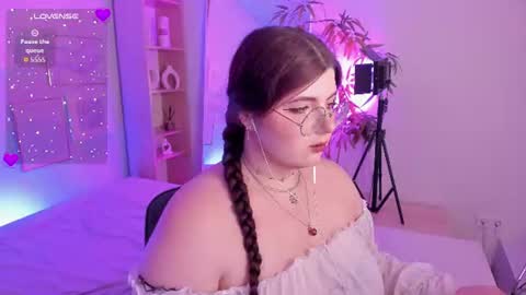 Snapshot of siena_aa chatting on July 2026 07:10:01 PM Siena online show from July 2026 07:10:01 PM