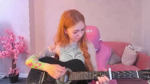 Snapshot of sienna_nyx chatting on June 2026 09:14:01 AM Sienna online show from June 2026 09:14:01 AM