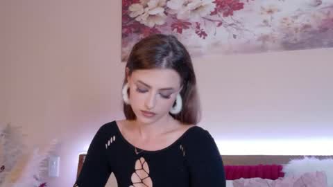 Snapshot of sienna_voss chatting on June 2026 09:37:02 PM sienna_voss online show from June 2026 09:37:02 PM