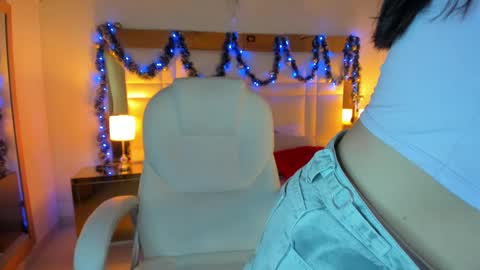 Sienna  online show from November 2025 12:27:02 PM