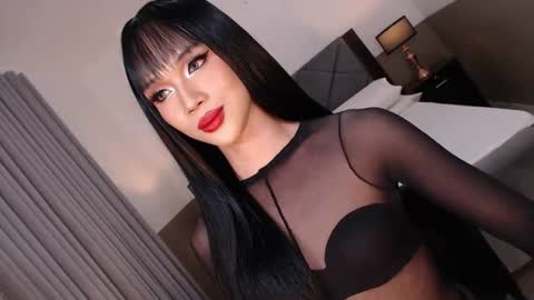 Snapshot of siennaserpent chatting on June 2026 05:13:02 PM Sienna online show from June 2026 05:13:02 PM