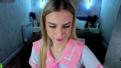 Snapshot of silen_tori chatting on June 2026 12:44:01 AM Silen online show from June 2026 12:44:01 AM