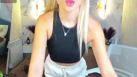 Snapshot of silen_tori chatting on July 2026 01:22:01 AM Silen online show from July 2026 01:22:01 AM