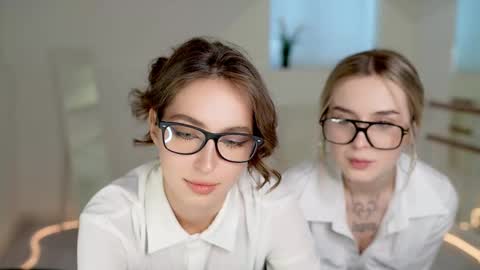 Snapshot of silent_chill chatting on February 2025 10:42:02 AM Chilli online show from February 2025 10:42:02 AM