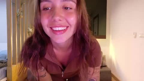 You fav Miss Si online show from November 2025 08:37:02 AM