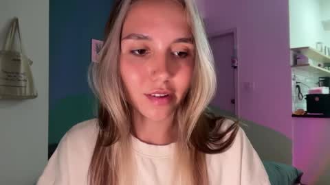 You fav Miss Si online show from March 2026 12:33:11 PM