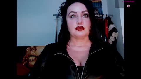 silvanaIce online show from November 2025 04:18:02 PM