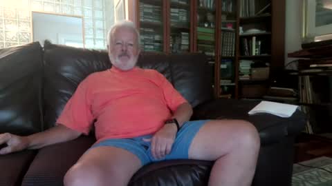Snapshot of silverdaddy_1955 chatting on July 2026 12:34:01 PM Daddy Bear online show from July 2026 12:34:01 PM