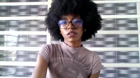 Snapshot of silverosequeen chatting on October 2025 10:19:01 PM silverosequeen online show from October 2025 10:19:01 PM